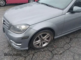 2014 Mercedes-Benz C 250 Sport с VIN WDDGF4HBXEG253583, выставлен на аукционе IAAI как лот 42189407 с пробегом 134 896 миль миль и . История ставок и продаж доступна на DreamBid. Изображение 17.