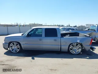 2005 Chevrolet Silverado 1500 LS with VIN 2GCEC13TX51171276, listed as a IAAI auction lot 41861847 with 163,237 mi miles. Bid and sale history available at carsss.com. Image 14.