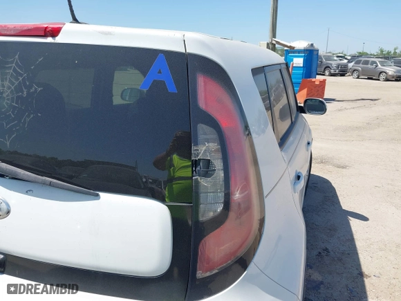 2014 Kia Soul + with VIN KNDJP3A53E7029843, listed as a IAAI auction lot 41981897 with 82,177 mi miles. Bid and sale history available at carsss.com. Image 12.