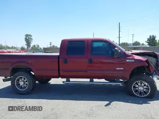 2006 Ford F-250 XL z VIN 1FTSW21PX6EB11939, wystawiony jako IAAI lot #42272711 z przebiegiem 190 835 mil mil oraz . Historia ofert i sprzedaży dostępna na DreamBid. Obrazek 13.
