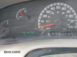 2002 Ford F-150 XL z VIN 1FTRX17W02KB68165, wystawiony jako IAAI lot #41613625 z przebiegiem 151 957 mil mil oraz . Historia ofert i sprzedaży dostępna na DreamBid. Obrazek 7.
