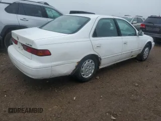 1999 Toyota Camry LE z VIN 4T1BG22K4XU485515, wystawiony jako Copart lot #55110155 z przebiegiem 230 079 mil mil oraz Czysty tytuł • Clean title. Historia ofert i sprzedaży dostępna na DreamBid. Obrazek 3.