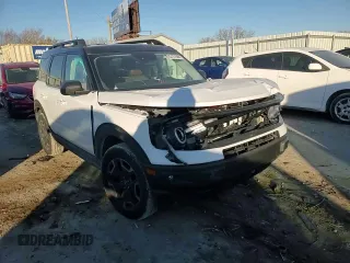 2022 Ford Bronco Sport Outer Banks z VIN 3FMCR9C6XNRD66333, wystawiony jako Copart lot #83121584 z przebiegiem 43 994 mil mil oraz Szkoda całkowita • Salvage title. Historia ofert i sprzedaży dostępna na DreamBid. Obrazek 12.