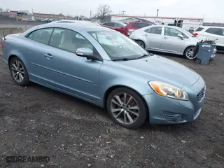 2011 Volvo C70 with VIN YV1672MC1BJ118197, listed as a IAAI auction lot 41930726 with 91,452 mi miles. Bid and sale history available at carsss.com. Image 1.
