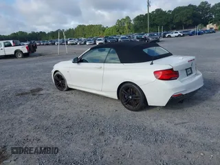 2019 BMW 2 Series M240i z VIN WBA2N1C5XKVC28584, wystawiony jako IAAI lot #42492516 z przebiegiem 24 062 mil mil oraz . Historia ofert i sprzedaży dostępna na DreamBid. Obrazek 3.
