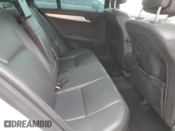 2013 Mercedes-Benz C 250 Sport с VIN WDDGF4HBXDR282357, выставлен на аукционе Copart как лот 61191975 с пробегом 73 832 миль миль и На запчасти • Non repairable. История ставок и продаж доступна на DreamBid. Изображение 10.
