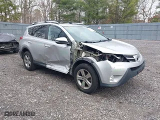 2015 Toyota RAV4 XLE with VIN 2T3RFREV9FW332635, listed as a IAAI auction lot 41899021 with 171,144 mi miles. Bid and sale history available at carsss.com. Image 1.