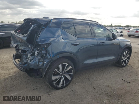 2022 Volvo XC40 Twin Plus z VIN YV4ED3UR5N2709889, wystawiony jako Copart lot #81162434 z przebiegiem 22 636 mil mil oraz Szkoda całkowita • Salvage title. Historia ofert i sprzedaży dostępna na DreamBid. Obrazek 3.