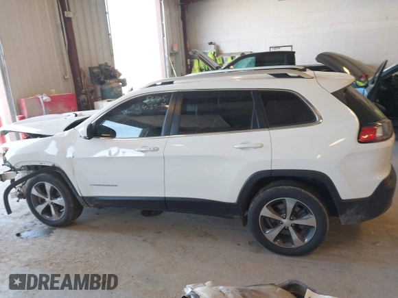 2019 Jeep Cherokee Limited z VIN 1C4PJMDN8KD179523, wystawiony jako IAAI lot #42094656 z przebiegiem 137 709 mil mil oraz . Historia ofert i sprzedaży dostępna na DreamBid. Obrazek 14.