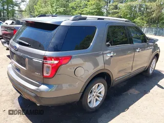 2014 Ford Explorer XLT z VIN 1FM5K8D84EGB48175, wystawiony jako IAAI lot #42188146 z przebiegiem 109 642 mil mil oraz . Historia ofert i sprzedaży dostępna na DreamBid. Obrazek 4.