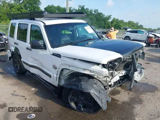 2012 Jeep Liberty Sport Latitude z VIN 1C4PJMAK5CW123698, wystawiony jako IAAI lot #42296868 z przebiegiem 179 631 mil mil oraz . Historia ofert i sprzedaży dostępna na DreamBid. Obrazek 1.