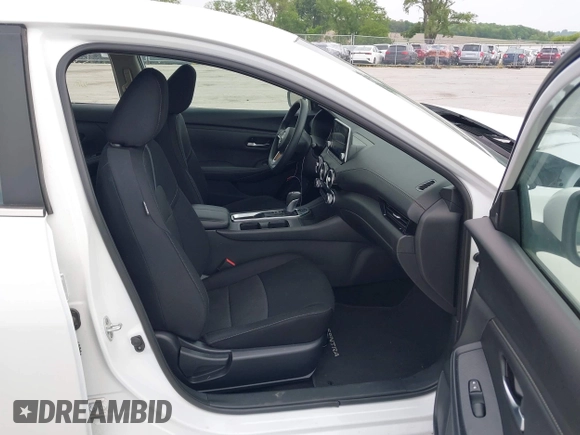 2024 Nissan Sentra SV with VIN 3N1AB8CV4RY274313, listed as a IAAI auction lot 42442578 with 33,681 mi miles and . Bid and sale history available at DreamBid. Image 5.