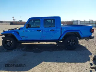 2024 Jeep Gladiator Willys z VIN 1C6HJTAG0RL123040, wystawiony jako IAAI lot #41849222 z przebiegiem 14 989 mil mil oraz . Historia ofert i sprzedaży dostępna na DreamBid. Obrazek 15.