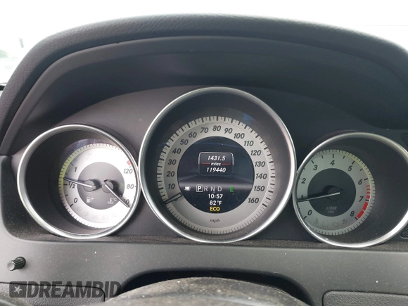 2013 Mercedes-Benz C 300 Sport с VIN WDDGF8AB1DR256425, выставлен на аукционе IAAI как лот 42560342 с пробегом 119 440 миль миль и . История ставок и продаж доступна на DreamBid. Изображение 7.