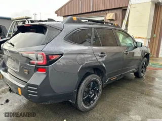2022 Subaru Outback Wilderness with VIN 4S4BTGSD2N3206172, listed as a IAAI auction lot 40189371 with 13,725 mi miles. Bid and sale history available at carsss.com. Image 4.
