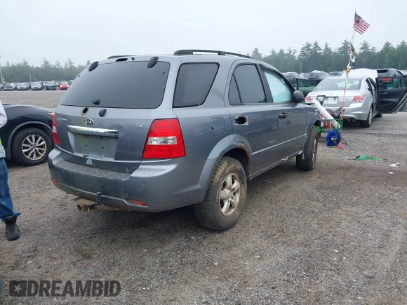 2008 Kia Sorento LX z VIN KNDJC735085852715, wystawiony jako IAAI lot #40113362 z przebiegiem Nie podano mil oraz . Historia ofert i sprzedaży dostępna na DreamBid. Obrazek 4.