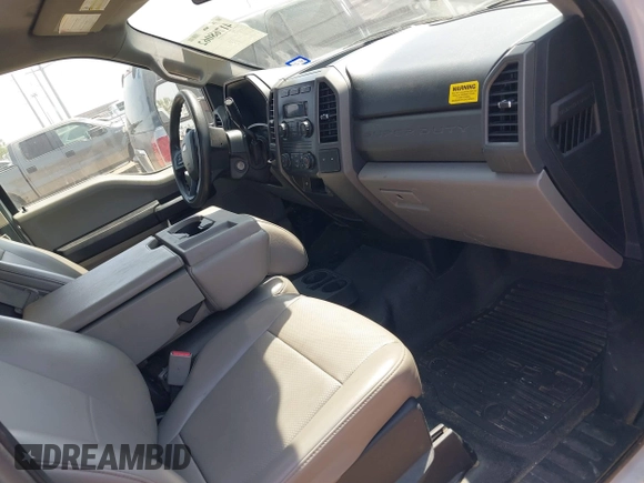 2017 Ford F-250 XL with VIN 1FDBF2A60HEC86593, listed as a IAAI auction lot 41768062 with 78,759 mi miles and . Bid and sale history available at DreamBid. Image 5.