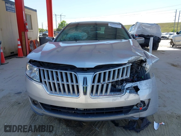 2012 Lincoln MKZ Hybrid with VIN 3LNDL2L3XCR805725, listed as a IAAI auction lot 41801213 with 130,587 mi miles and . Bid and sale history available at DreamBid. Image 6.