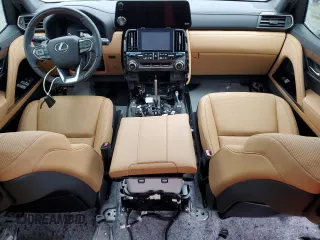 2023 Lexus LX 600 Luxury z VIN JTJGB7CX9P4037333, wystawiony jako Copart lot #38192374 z przebiegiem 1 723 mil mil oraz . Historia ofert i sprzedaży dostępna na DreamBid. Obrazek 8.