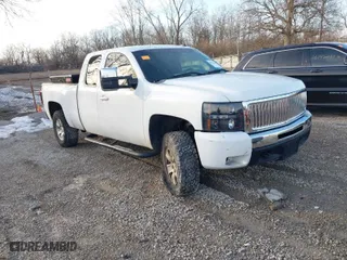 2007 Chevrolet Silverado 1500 LT w/1LT with VIN 1GCEC19J47Z510694, listed as a IAAI auction lot 41474581 with 186,066 mi miles. Bid and sale history available at carsss.com. Image 1.