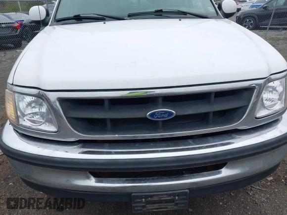 2003 Ford F-150 XLT with VIN 1FTRW08L43KA64328, listed as a IAAI auction lot 41932751 with 275,213 mi miles. Bid and sale history available at carsss.com. Image 6.