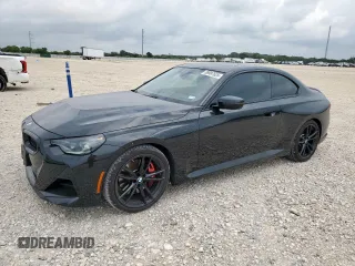 2023 BMW 2 Series 230i z VIN 3MW23CM04P8C98206, wystawiony jako Copart lot #58997625 z przebiegiem 15 595 mil mil oraz Czysty tytuł • Clean title. Historia ofert i sprzedaży dostępna na DreamBid. Obrazek 1.