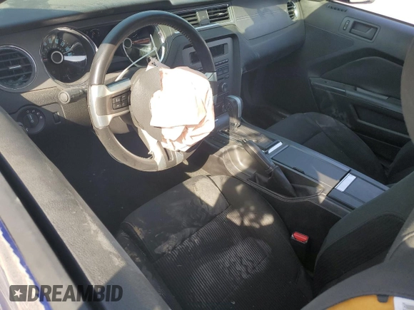 2014 Ford Mustang V6 с VIN 1ZVBP8AM3E5233138, выставлен на аукционе Copart как лот 53058815 с пробегом 101 345 миль миль и На запчасти • Non repairable. История ставок и продаж доступна на DreamBid. Изображение 8.