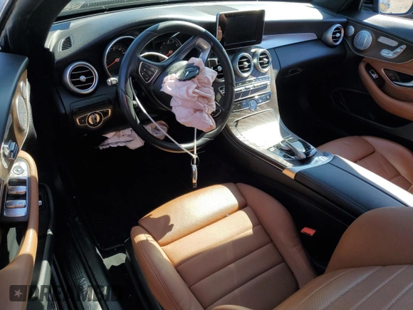2018 Mercedes-Benz C 300 z VIN WDDWK4KBXJF614634, wystawiony jako Copart lot #50880805 z przebiegiem 82 560 mil mil oraz Szkoda całkowita • Salvage title. Historia ofert i sprzedaży dostępna na DreamBid. Obrazek 8.