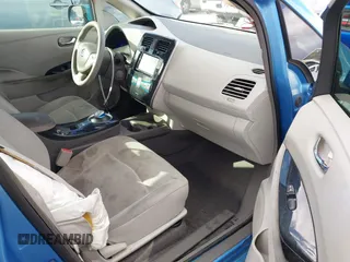 2011 Nissan LEAF SL-e with VIN JN1AZ0CPXBT007951, listed as a IAAI auction lot 41529439 with 123,737 mi miles. Bid and sale history available at carsss.com. Image 5.