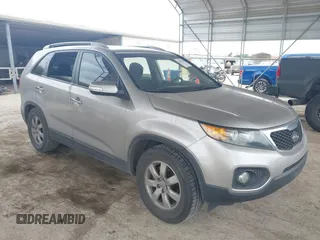 2013 Kia Sorento LX with VIN 5XYKT4A2XDG341025, listed as a IAAI auction lot 42046762 with 181,486 mi miles and . Bid and sale history available at DreamBid. Image 1.