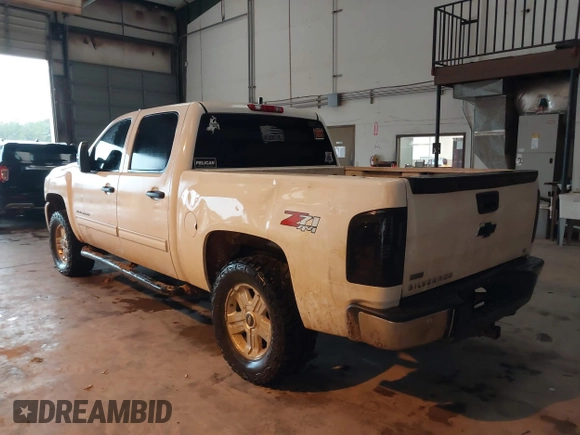 2011 Chevrolet Silverado 1500 LT with VIN 3GCPKSE34BG310982, listed as a IAAI auction lot 41053374 with 278,024 mi miles. Bid and sale history available at carsss.com. Image 3.