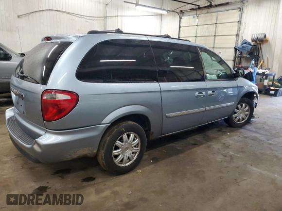2005 Chrysler Town & Country Touring with VIN 2C4GP54L15R400125, listed as a Copart auction lot 46932135 with 94,034 mi miles and Non Repairable. Bid and sale history available at carsss.com. Image 3.