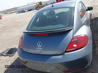 2019 Volkswagen Beetle S с VIN 3VWFD7AT3KM707221, выставлен на аукционе IAAI как лот 41860730 с пробегом 35 885 миль миль и . История ставок и продаж доступна на DreamBid. Изображение 16.