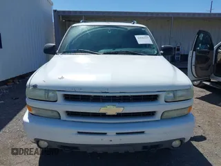 2005 Chevrolet Suburban Z71 with VIN 3GNFK16Z95G132975, listed as a IAAI auction lot 42042947 with 1 mi miles. Bid and sale history available at carsss.com. Image 6.