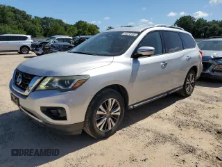 2017 Nissan Pathfinder SV z VIN 5N1DR2MN3HC687473, wystawiony jako Copart lot #63376195 z przebiegiem 69 600 mil mil oraz Szkoda całkowita • Salvage title. Historia ofert i sprzedaży dostępna na DreamBid. Obrazek 1.
