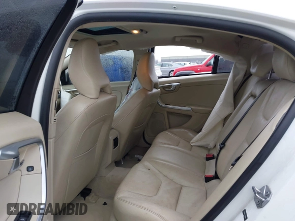 2015 Volvo S60 T5 Drive-E Premier с VIN YV140MFK3F1351631, выставлен на аукционе IAAI как лот 41558911 с пробегом 144 457 миль миль и . История ставок и продаж доступна на DreamBid. Изображение 8.