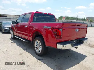 2025 Ford F-150 Lariat с VIN 1FTFW5L56SFA74360, выставлен на аукционе IAAI как лот 42378600 с пробегом 3 960 миль миль и . История ставок и продаж доступна на DreamBid. Изображение 3.