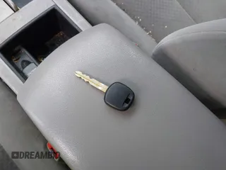 2009 Toyota Camry z VIN 4T1BE46K09U290607, wystawiony jako IAAI lot #42378997 z przebiegiem 214 501 mil mil oraz . Historia ofert i sprzedaży dostępna na DreamBid. Obrazek 11.