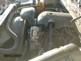 2002 GMC Sierra 1500 SLE с VIN 2GTEC19V821311698, выставлен на аукционе IAAI как лот 41585171 с пробегом Не указан миль и . История ставок и продаж доступна на DreamBid. Изображение 16.