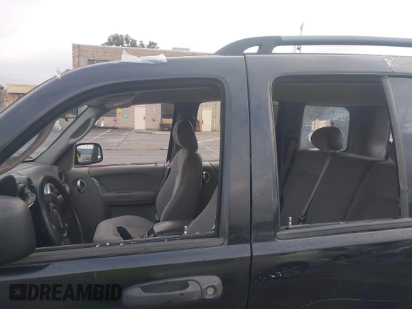 2004 Jeep Liberty Limited with VIN 1J4GL58K94W318379, listed as a IAAI auction lot 41802645 with 275,834 mi miles. Bid and sale history available at carsss.com. Image 17.