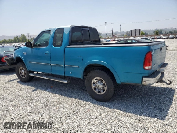 1998 Ford F-250 z VIN 1FTPX28L0WKB51597, wystawiony jako Copart lot #61813065 z przebiegiem 206 958 mil mil oraz Szkoda całkowita • Salvage title. Historia ofert i sprzedaży dostępna na DreamBid. Obrazek 2.