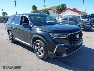 2025 Honda Pilot EX-L with VIN 5FNYG1H4XSB035662, listed as a IAAI auction lot 40976211 with 1,208 mi miles. Bid and sale history available at carsss.com. Image 1.