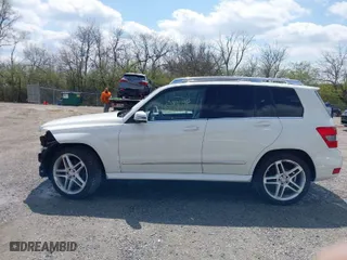 2010 Mercedes-Benz GLK-Class GLK 350 with VIN WDCGG8HB9AF470230, listed as a IAAI auction lot 41991105 with 85,487 mi miles. Bid and sale history available at carsss.com. Image 15.
