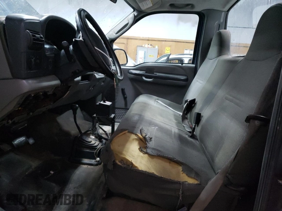 2005 Ford F-250 XL with VIN 1FTNF21565EA30933, listed as a Copart auction lot 86381274 with 140,709 mi miles and Clean Title. Bid and sale history available at DreamBid. Image 7.