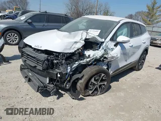 2025 Kia Sportage EX with VIN 5XYK33DF4SG269101, listed as a IAAI auction lot 41772994 with 2,513 mi miles. Bid and sale history available at carsss.com. Image 2.