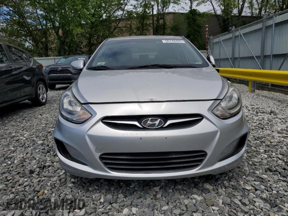 2012 Hyundai Accent GLS z VIN KMHCT4AE9CU183560, wystawiony jako Copart lot #56748485 z przebiegiem 178 553 mil mil oraz Tytuł czysty. Historia ofert i sprzedaży dostępna na DreamBid. Obrazek 5.