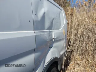2017 Ford Transit z VIN 1FTYR1YG0HKA47755, wystawiony jako IAAI lot #41616601 z przebiegiem 93 170 mil mil oraz . Historia ofert i sprzedaży dostępna na DreamBid. Obrazek 17.