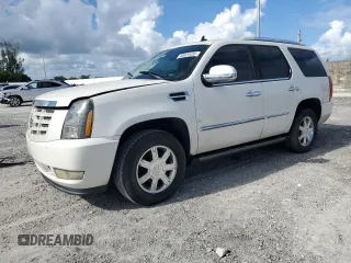 2008 Cadillac Escalade z VIN 1GYEC63818R223070, wystawiony jako Copart lot #60826455 z przebiegiem Nie podano mil oraz Czysty tytuł • Clean title. Historia ofert i sprzedaży dostępna na DreamBid. Obrazek 1.