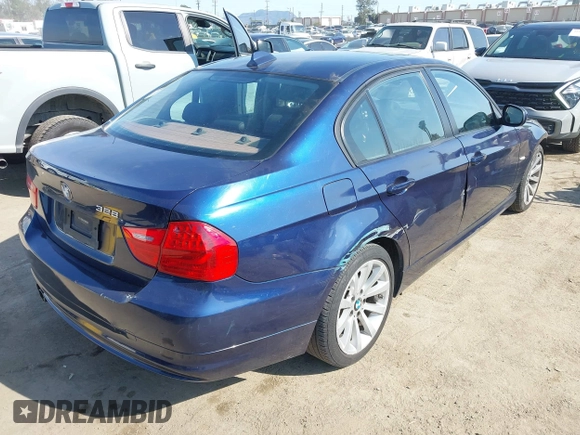 2011 BMW 3 Series 328i with VIN WBAPH5G59BNM72013, listed as a IAAI auction lot 41970086 with 71,408 mi miles. Bid and sale history available at carsss.com. Image 4.