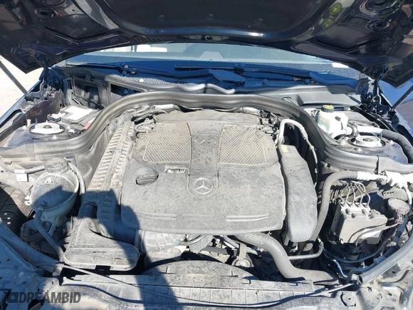 2014 Mercedes-Benz E-Class E 350 Luxury with VIN WDDHF8JB9EA842584, listed as a IAAI auction lot 40699399 with 160,687 mi miles. Bid and sale history available at carsss.com. Image 10.